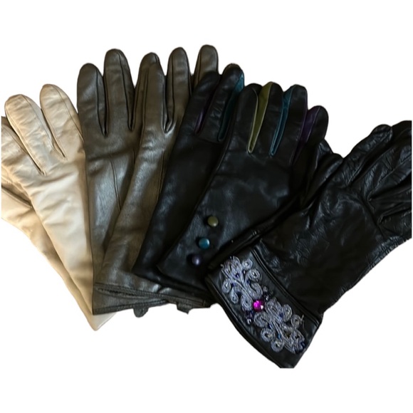 Bloomingdale's Accessories - Leather glove bundle